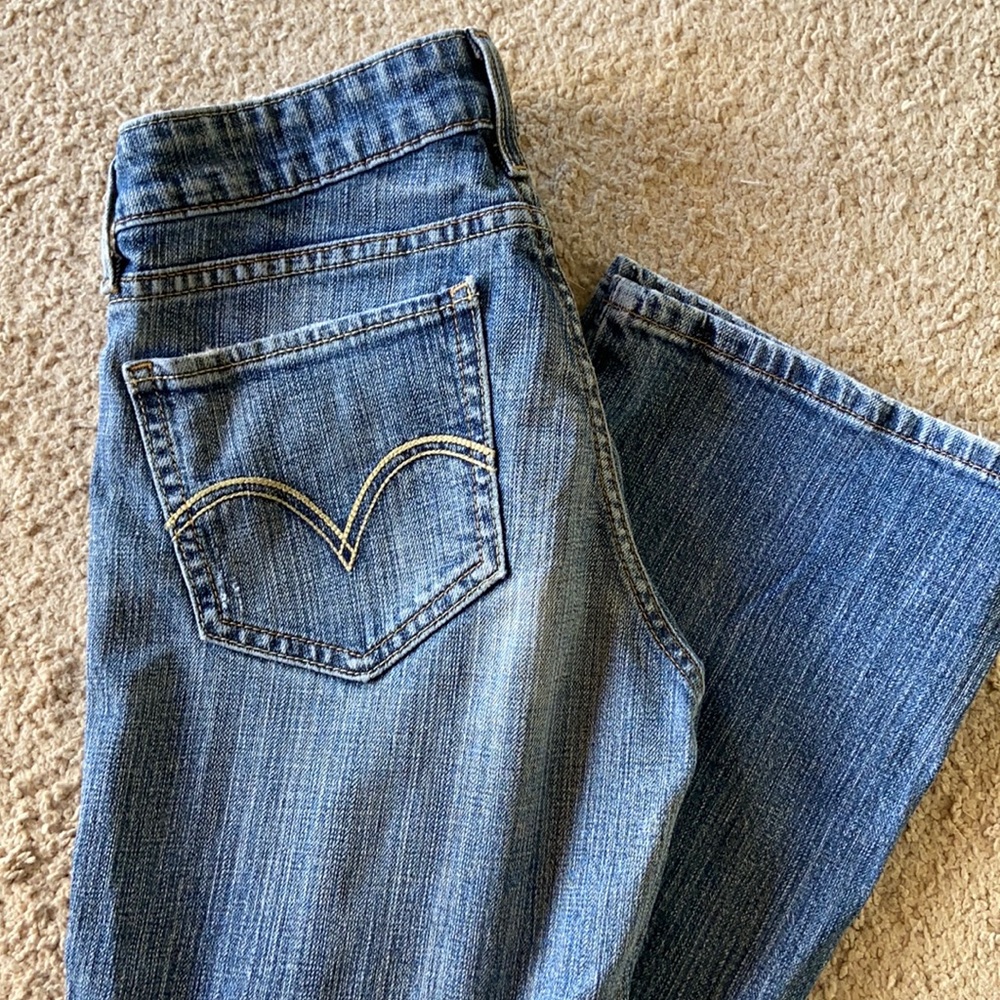 524 Levi’s Low-rise Flare Jeans